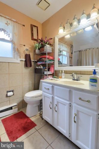 3074 Todd Ln, Lancaster PA  17601-1352 exterior