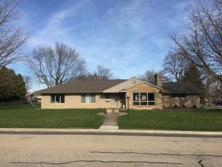 124 Kansas Ave, Mayfair, IL 61550-2216