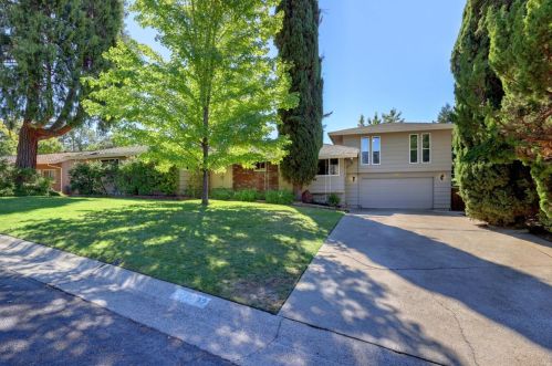 7802 Olympic Way, Fair Oaks, CA 95628-4825