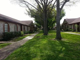 7457 Cook Rd, Houston TX  77072-2233 exterior