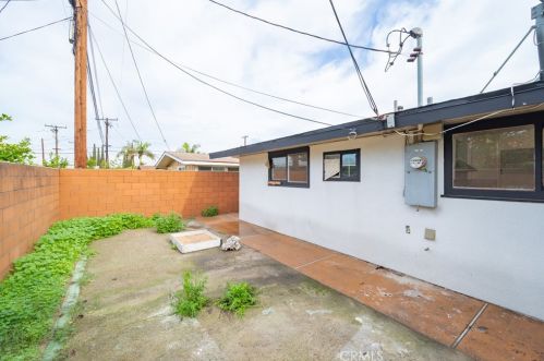 529 Dorchester St, Anaheim CA  92805-4920 exterior