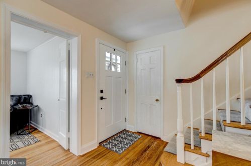 6 Vernon Ln, Media, PA 19063-4220
