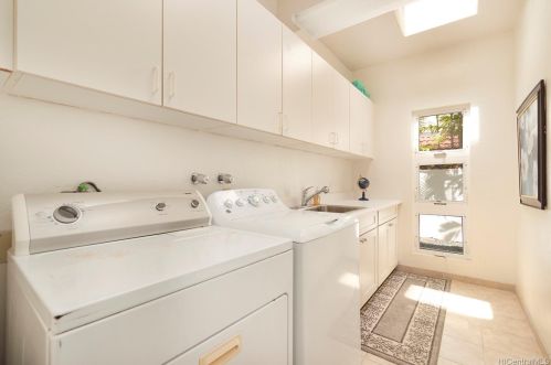 113 Lumahai St, Honolulu HI  96825-2101 exterior