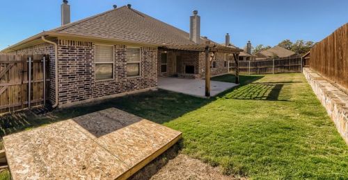 660 Creek Point Dr, Fort Worth, TX 76179-6316