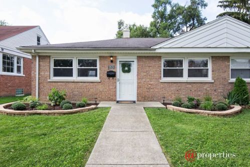 9519 Lexington Ave, Brookfield, IL 60513-1142