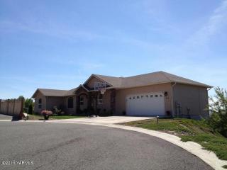 806 White Bluffs Pl, Selah, WA 98942-9406