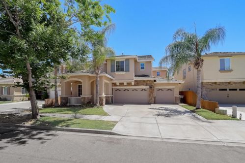 2950 Evergreen Ln, Turlock, CA 95382-7392