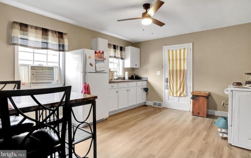 1378 Valley Rd, Berkeley Springs WV  25411-4801 exterior