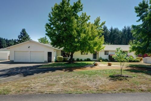 351 Juniper Ln, Albany, OR 97321-1422