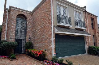 993 Post Oak Ln, Houston TX  77056-2203 exterior