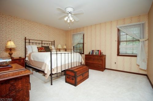 7 Wooded Hl Ln, Dover NJ  07869-3821 exterior