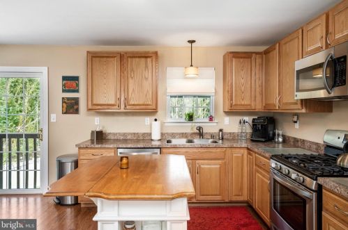 80 Clearview Ave, Trenton NJ  08619-1216 exterior