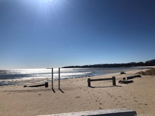 87 Spring Glen Rd, Niantic, CT 06357-2055