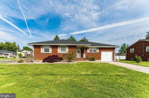 74 Wolf Dr, Trenton, NJ 08610-1124