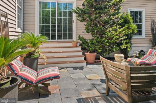 30 St, Trenton NJ 08691-4145 exterior