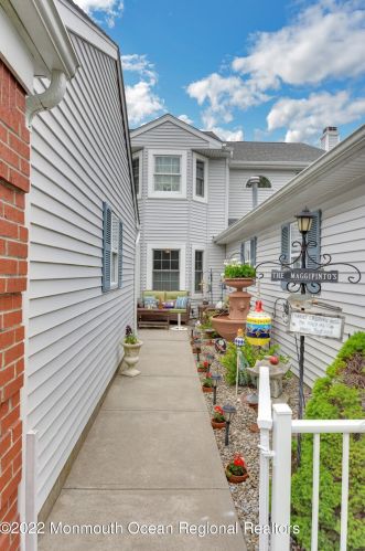 23 Mc Kinley Dr, Tinton Falls, NJ 07712-2850