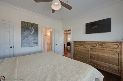 1000 Carolina Blvd, Isle Of Palms SC  29451-2242 exterior