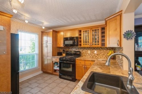2201 Winder Dr, Bridgewater, NJ 08807-3585