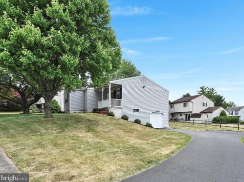 202 Lopax Rd, Harrisburg, PA 17112-3218