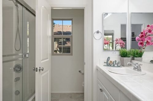 126 Hedge Bloom, Irvine CA  92618-1517 exterior