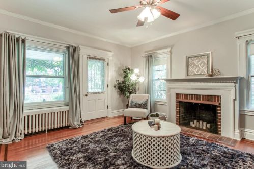 251 Hanover St, Carlisle PA  17013-1928 exterior