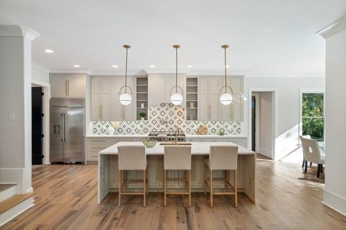 2731 Arden Rd, Atlanta GA  30305-1913 exterior