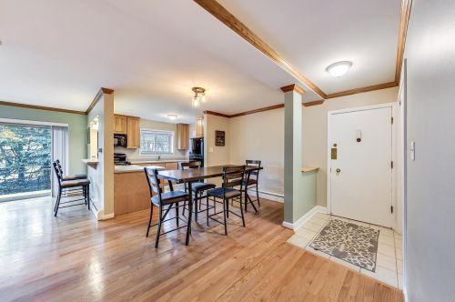 5950 Odell Ave, Chicago, IL 60631-2301