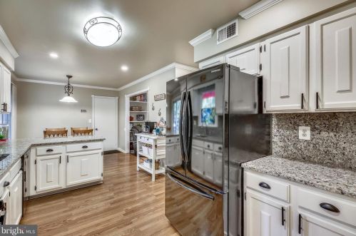 2205 Blue Valley Dr, Silver Spring, MD 20904-5268