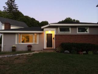 67 Central Ave, Dover, NH 03820-4006