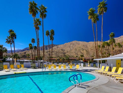 132 Pali Dr, Palm Springs, CA 92264-9060