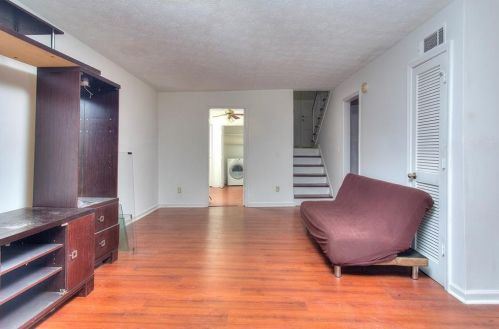 2570 Bradford Sq, Atlanta GA  30345-1366 exterior