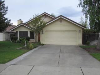 849 Vista Verano Ct, Valley Home, CA 95361-2590