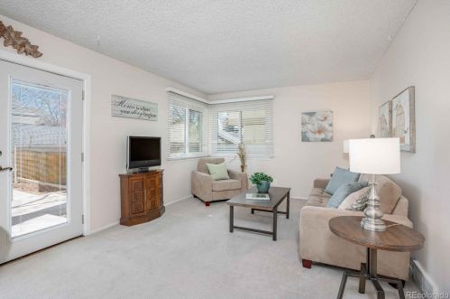 7569 Rosemary Cir, Englewood CO 80112-6419 exterior