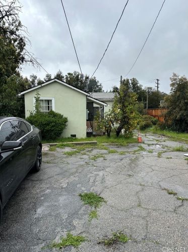 840 Mountain View St, Altadena, CA 91001-4927