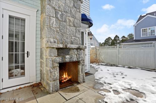 24 Home Pl, Greenwich CT  06830-7106 exterior