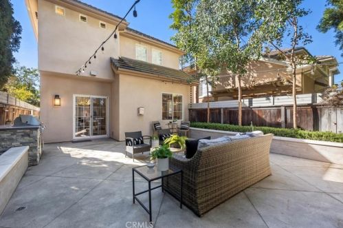 46 Danbury Ln, Irvine CA  92618-3972 exterior