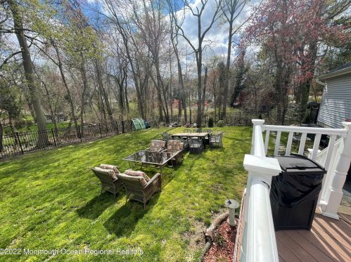 95 Oak Hill Rd, Middletown NJ 07748 exterior