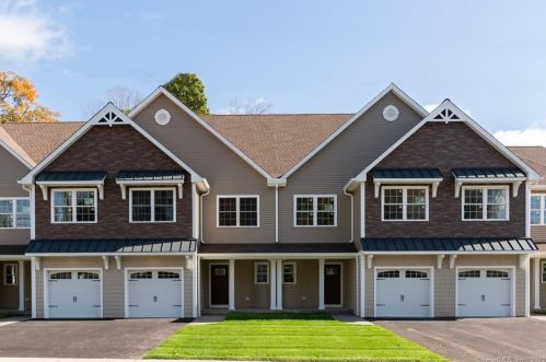 73 Beecher St, Southington CT  06489-4735 exterior