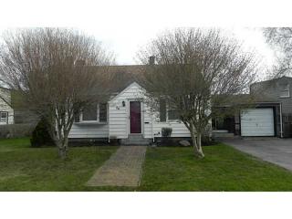 24 King Rd, Middletown, RI 02842-4855