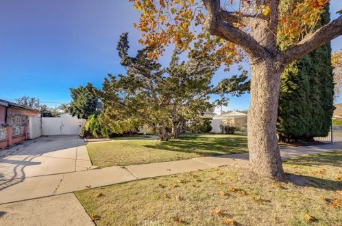 2062 Flower St, Santa Ana CA 92706-1928 exterior