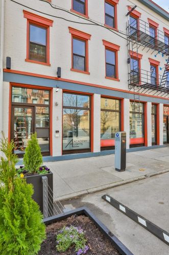 5 12th St, Cincinnati, OH 45202-7205
