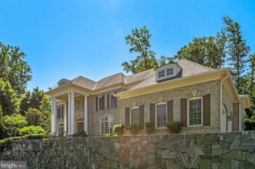1033 Founders Ridge Ln, Mc Lean, VA 22102-2038