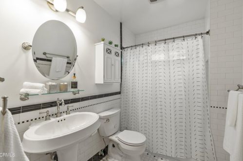 1133 Cordova Ave, Glendale CA  91206-2114 exterior