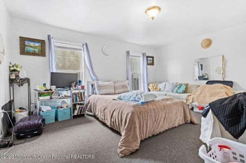 1317 Washington Ave, Tinton Falls NJ 07701-5760 exterior