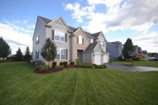 17025 Auburn Ridge Dr, Romeoville, IL 60441-4005