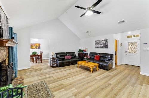 6833 Megan Ln, Fort Worth TX  76182-4442 exterior