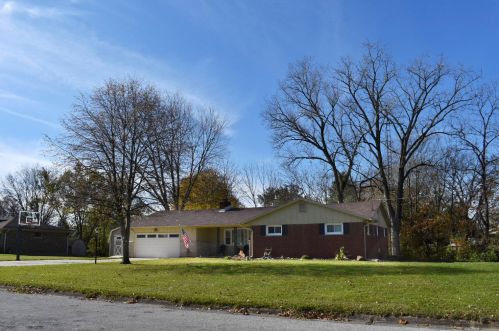 2095 Perkins Dr, Springfield, OH 45505-3553