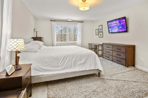 54 Misty Ln, Upper Stepney CT  06468-3215 exterior