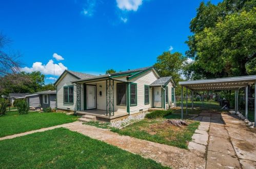 4325 Martha Ln, Fort Worth, TX 76103-2705