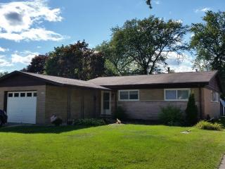 15246 Lawndale Ave, Crestwood, IL 60445-3739